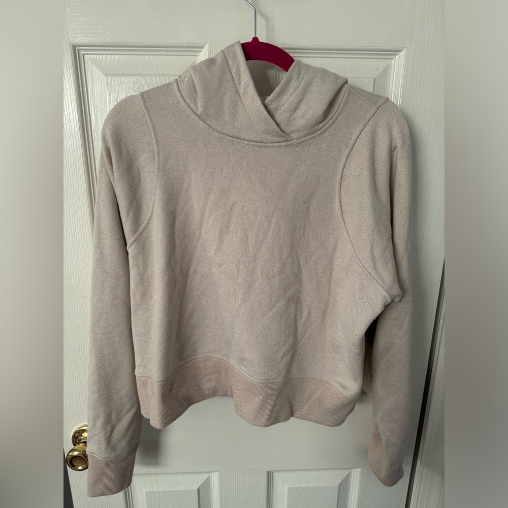 LULULEMON GOLD CROPPED HOODIE